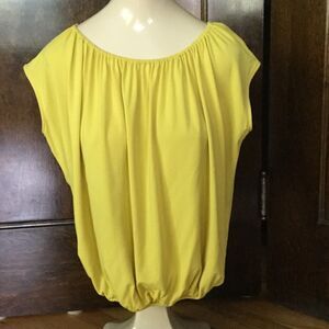 Doncaster gold knit peasant-style top. XS